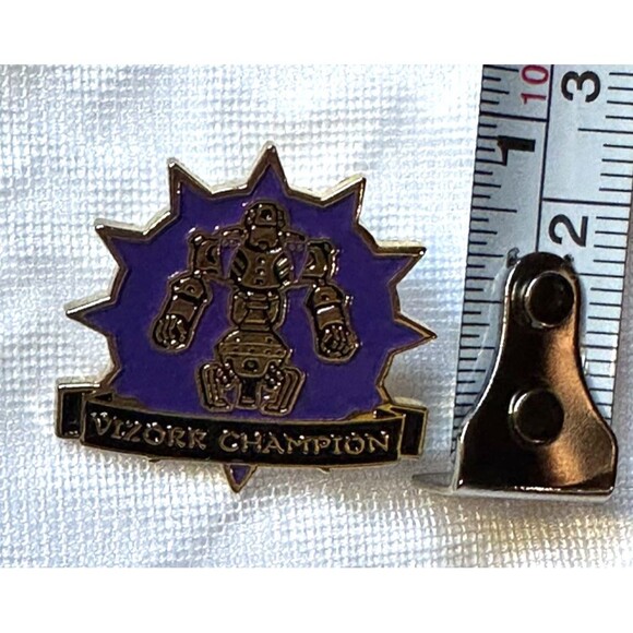 WizKids Mage Knight Vizorr Pins Purple Gold Tone lot of 5 - 4 new in bag - Picture 6 of 7